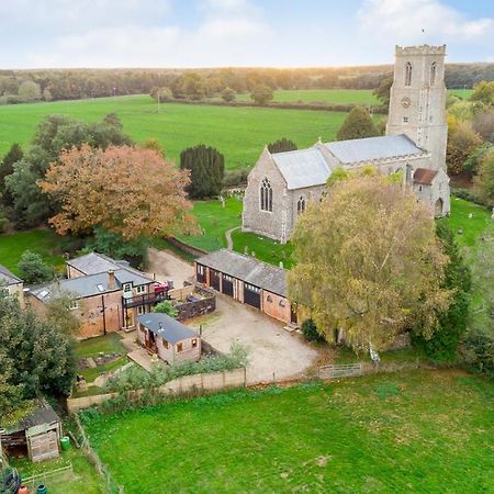 Hayloft And Shepherds Hut In Norfolk Broads With Fire Pit And Bbq From Ginger And Gold Ranworth Экстерьер фото