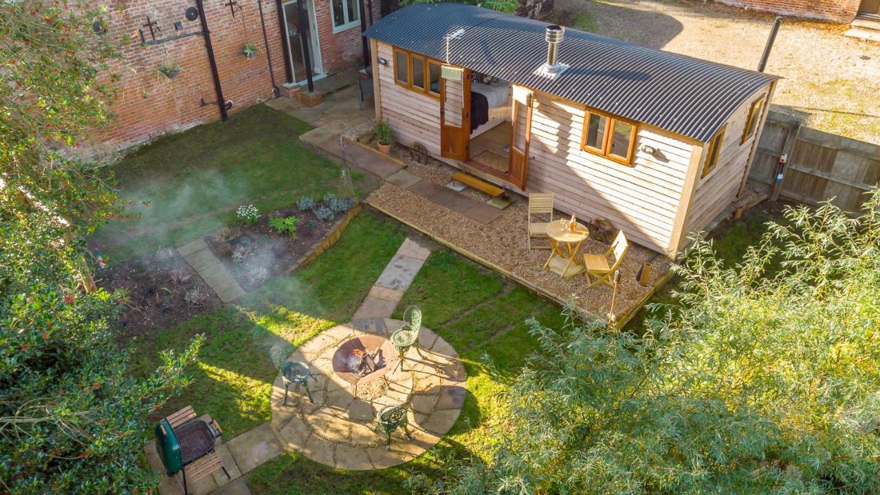 Hayloft And Shepherds Hut In Norfolk Broads With Fire Pit And Bbq From Ginger And Gold Ranworth Экстерьер фото