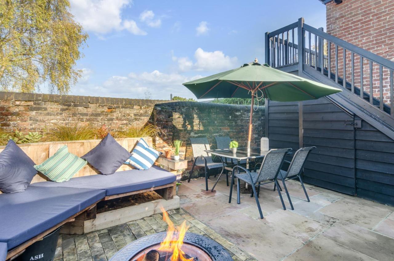 Hayloft And Shepherds Hut In Norfolk Broads With Fire Pit And Bbq From Ginger And Gold Ranworth Экстерьер фото