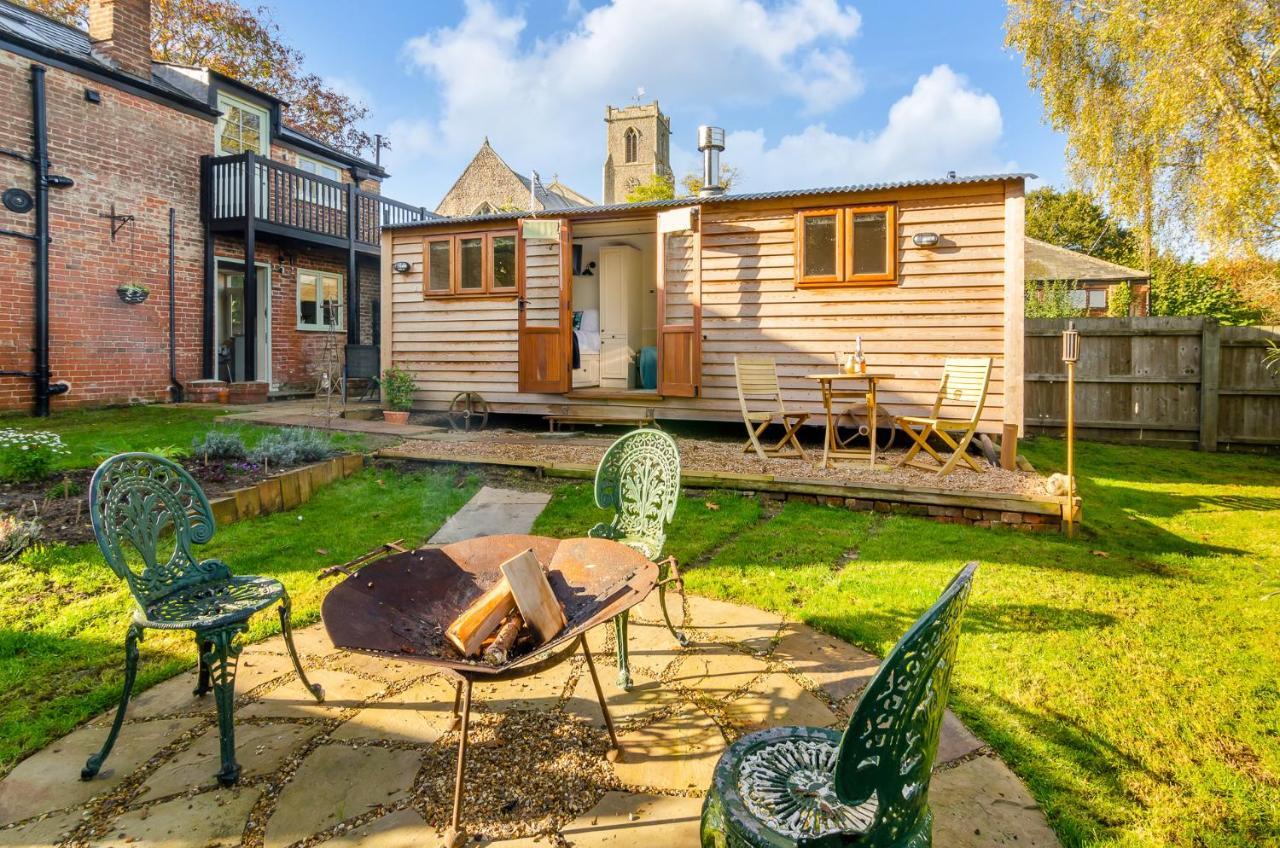 Hayloft And Shepherds Hut In Norfolk Broads With Fire Pit And Bbq From Ginger And Gold Ranworth Экстерьер фото