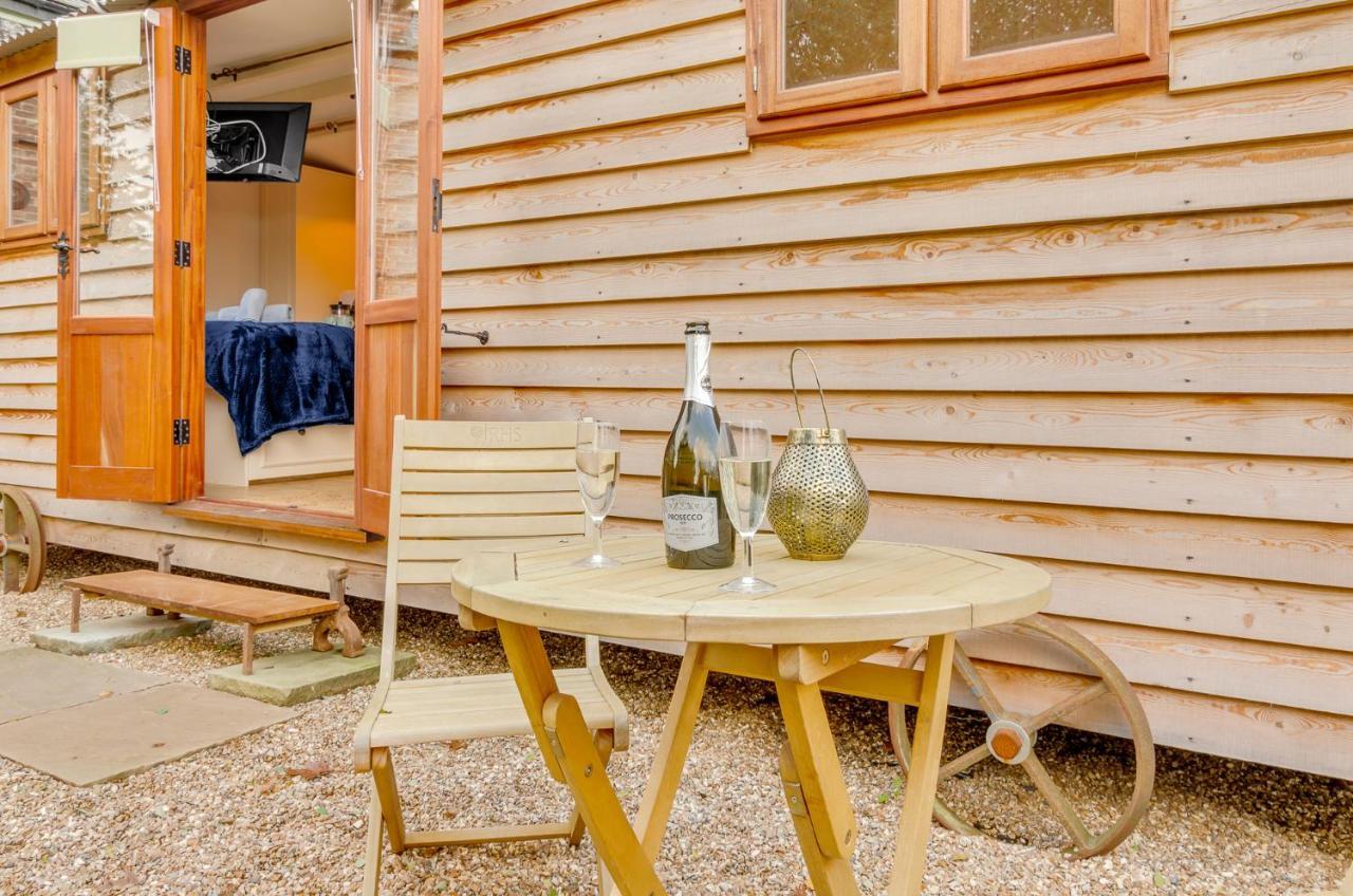 Hayloft And Shepherds Hut In Norfolk Broads With Fire Pit And Bbq From Ginger And Gold Ranworth Экстерьер фото