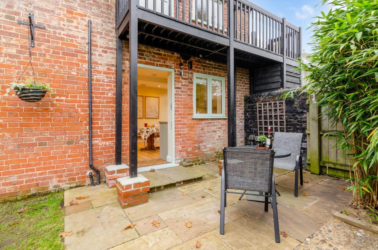 Hayloft And Shepherds Hut In Norfolk Broads With Fire Pit And Bbq From Ginger And Gold Ranworth Экстерьер фото